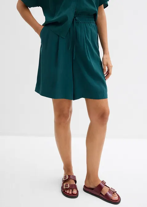 Bekv&auml;ma shorts i viskosmix, bonprix