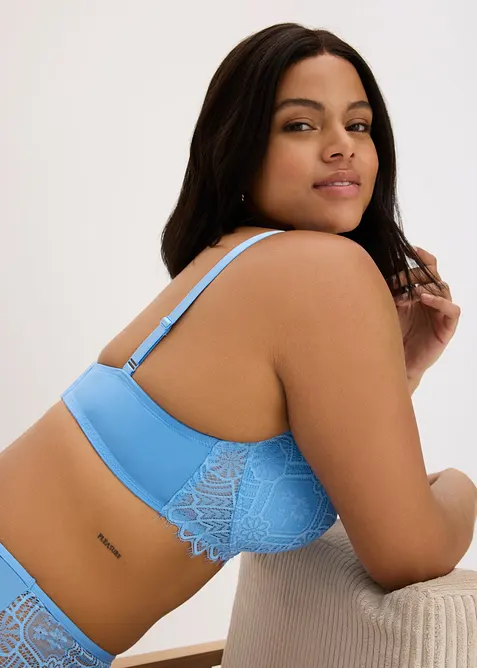 Formpressad BH med v&auml;larbetad spets, bonprix