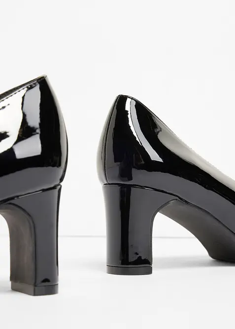 Pumps med lackyta, bonprix