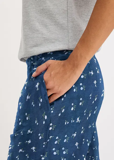 Pyjamas med figurn&auml;ra &ouml;verdel, kort&auml;rmad, bonprix