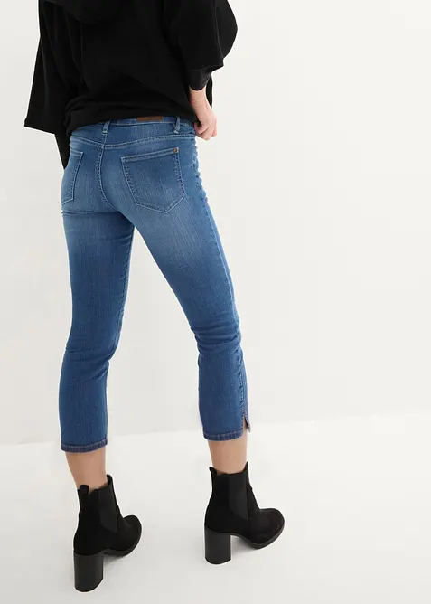 Bekv&auml;ma 7/8-stretchjeans med slits, bonprix