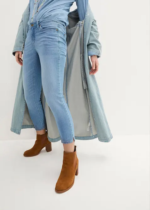 Bekv&auml;ma 7/8-stretchjeans med slits, bonprix