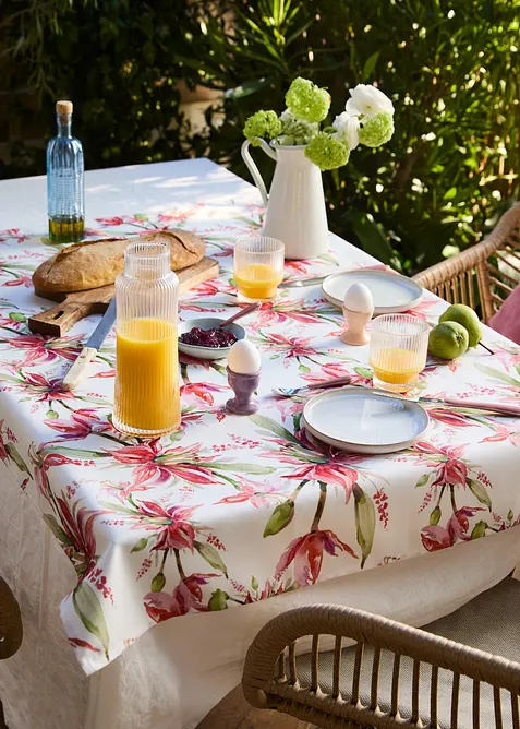 Blomm&ouml;nstrad bordsduk, vattenavvisande, bonprix