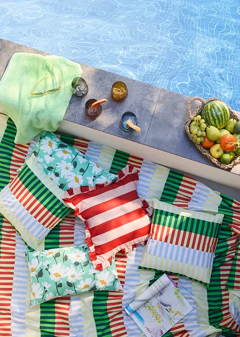 &Ouml;verkast med f&auml;rgglada r&auml;nder, bonprix