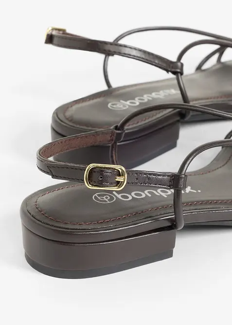 Sandal med metallic-detaljer, bonprix