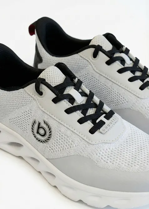 Sneakers med l&auml;tt sula fr&aring;n Bugatti, Bugatti