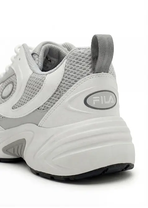 Chunky sneakers fr&aring;n Fila med l&auml;tt sula, FILA