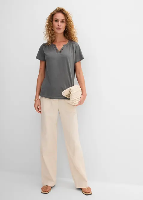 Topp med snygg halsringning, bonprix