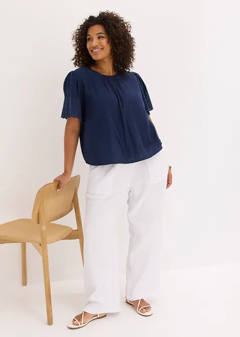 Kort&auml;rmad blus i luftig muslin, bonprix