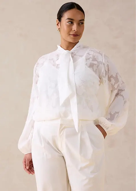 Dra p&aring;-blus med broderi, bonprix