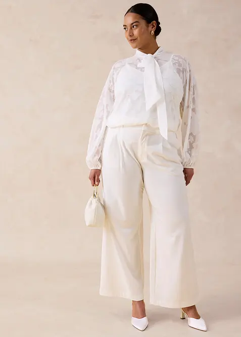 Dra p&aring;-blus med broderi, bonprix