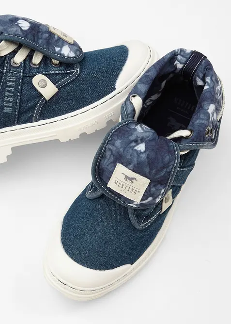Sneakers med h&ouml;ga skaft fr&aring;n Mustang, av bomullscanvas, Mustang