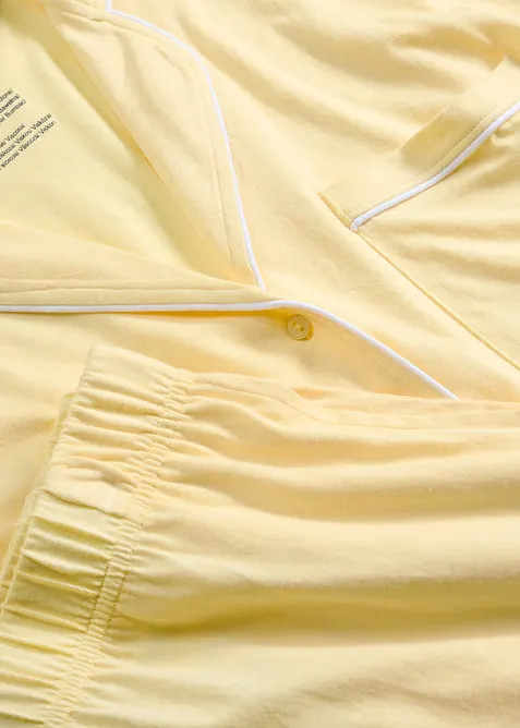 Pyjamas med shorts, i mjuk viskosmix, bonprix