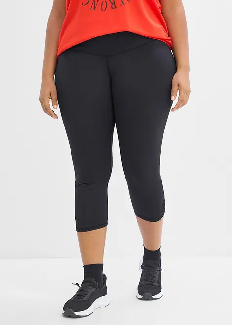 Tr&auml;ningsleggings i capril&auml;ngd med rynkning, snabbtorkande och mycket l&auml;tt material, bonprix