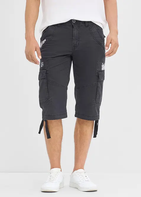 L&aring;nga shorts med stretch och cargofickor, normal passform, bonprix