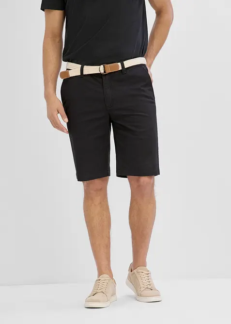 Stretchiga shorts med sk&auml;rp, normal passform, bonprix
