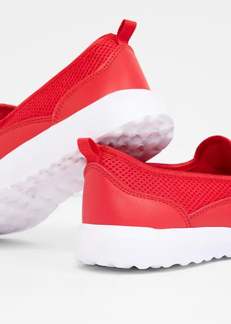 Bekv&auml;ma slip on-sneakers med l&auml;tt sula, bonprix