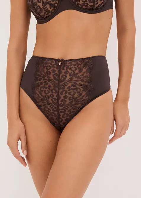 Stringtrosa med h&ouml;g midja och elegant broderi, bonprix
