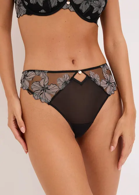 Stringtrosa med elegant broderi, bonprix