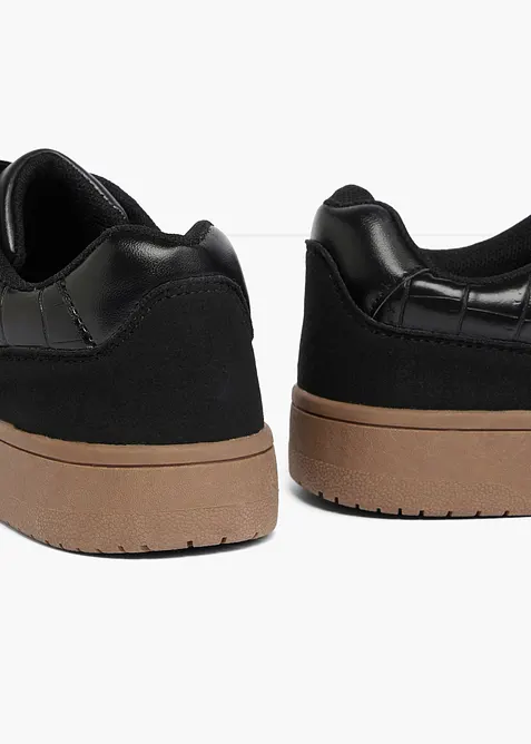 Sneakers med djurm&ouml;nstrade detaljer, bonprix