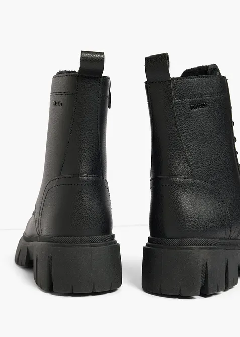 Sn&ouml;rk&auml;nga fr&aring;n Tom Tailor med profilsula, Tom Tailor