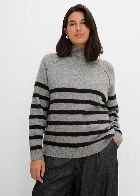 Stickad polotr&ouml;ja i ledig modell, bonprix