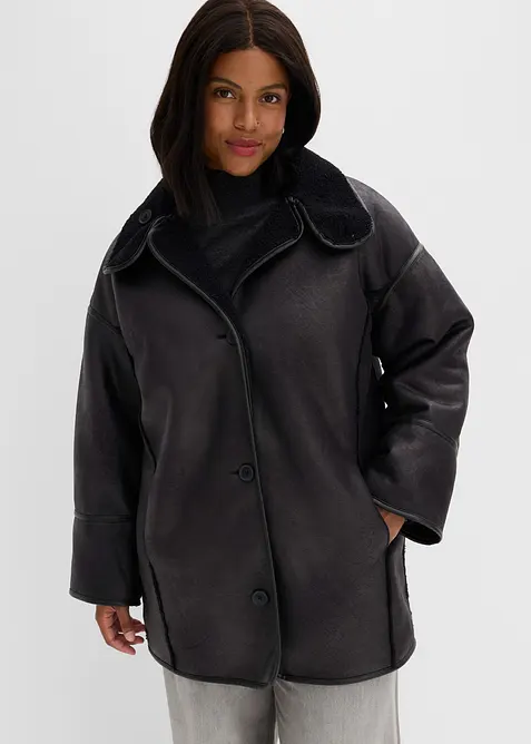 Oversizejacka i lammskinnsimitation, bonprix