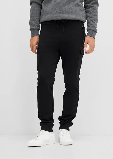 V&auml;rmande joggingbyxa med cargofickor och Regular Fit, bonprix
