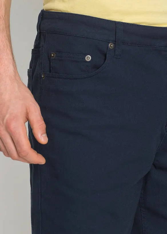 Stretchiga bermudas, klassisk passform, bonprix