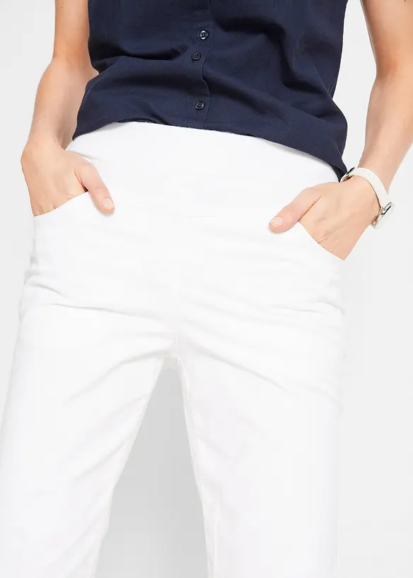 Capribyxa i bomull med bekv&auml;m midja och rynkade benslut, bonprix