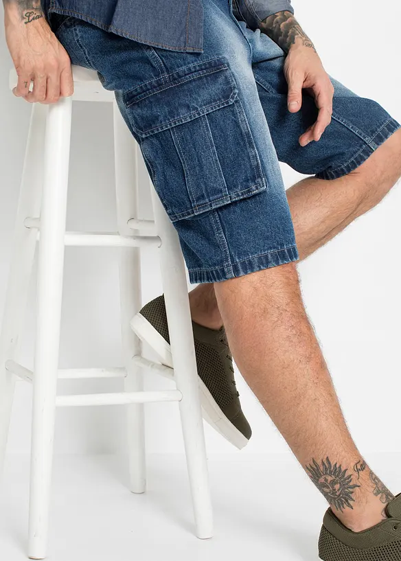 Jeansshorts med cargofickor, Relaxed Fit, bonprix