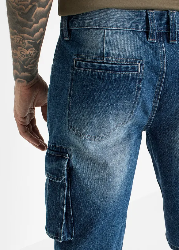Jeansshorts med cargofickor, Relaxed Fit, bonprix