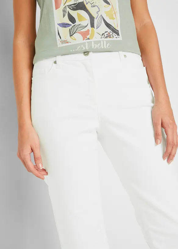 Stretchiga jeansbermudas med uppvikta benslut, bonprix