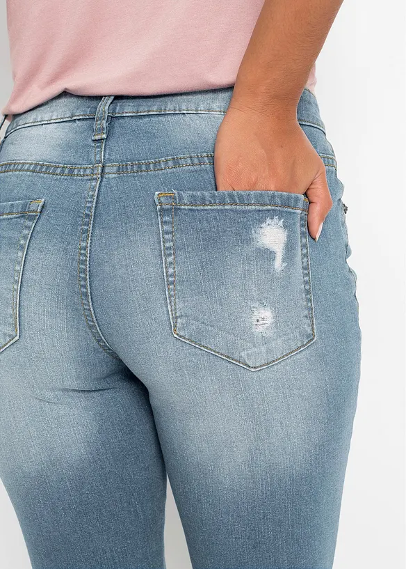 Jeans med broderi, bonprix