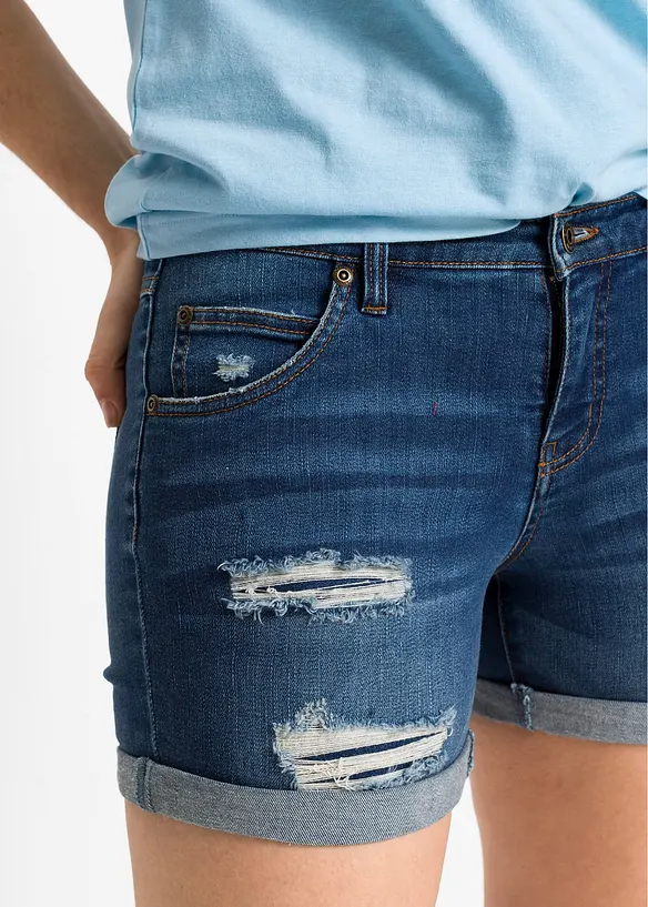 Jeansshorts med destroyed-effekter och mid waist, bonprix