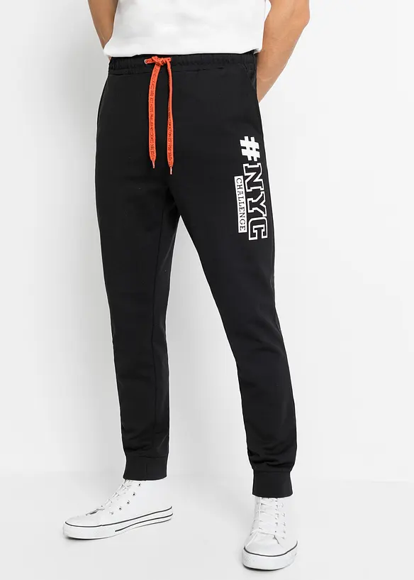 Joggingbyxa med &aring;tervunnen polyester, bonprix