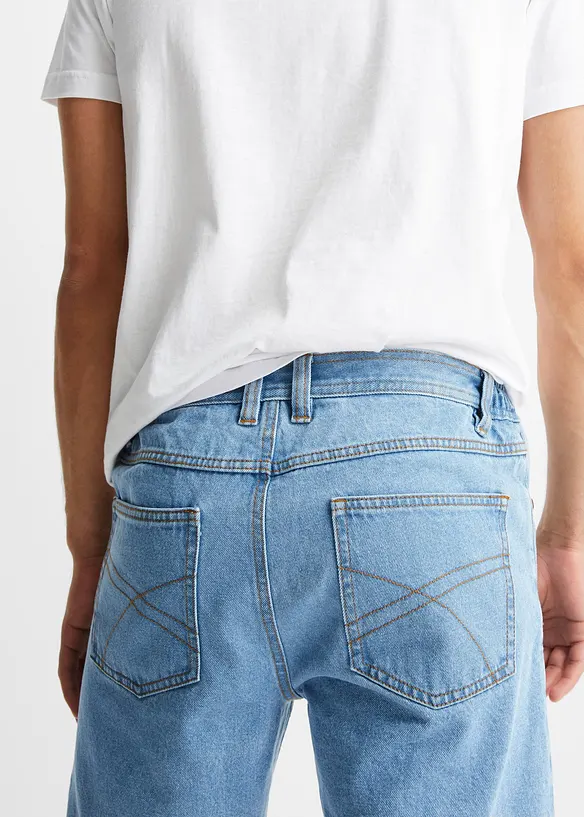 Jeansshorts med töjbar midja Classic Fit, bonprix