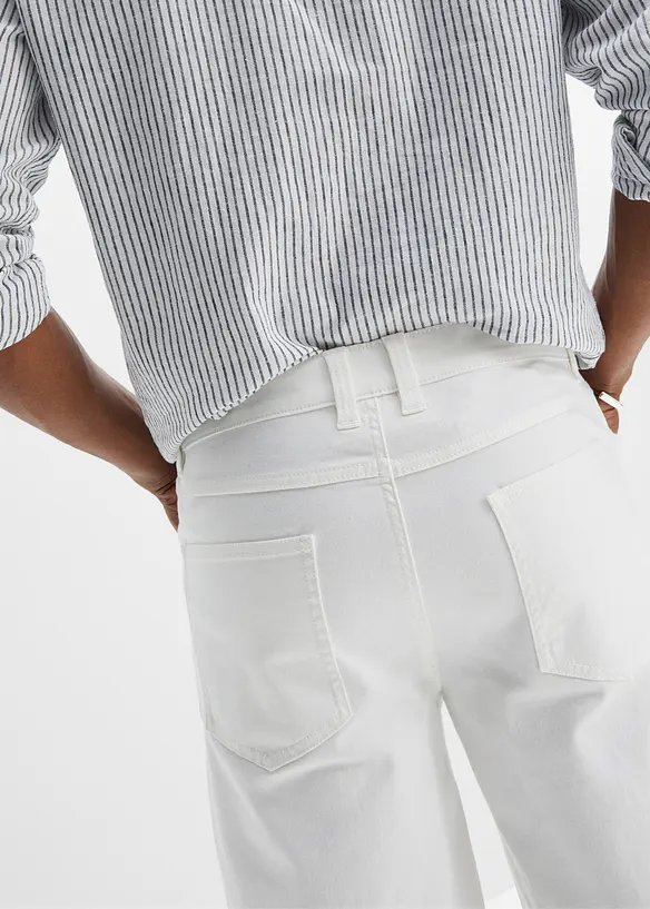 Stretchiga jeansbermudas, Classic Fit, bonprix