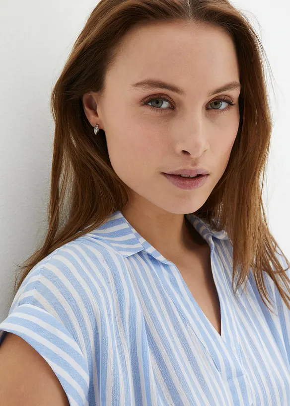 Kortärmad blus i följsam viskos, bonprix