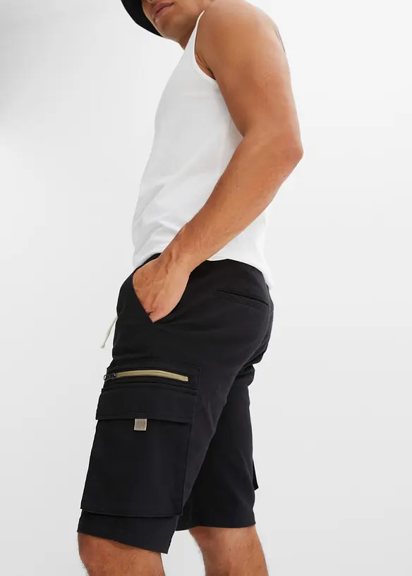 Stretchiga dra på-bermudas med cargofickor, Regular Fit, bonprix