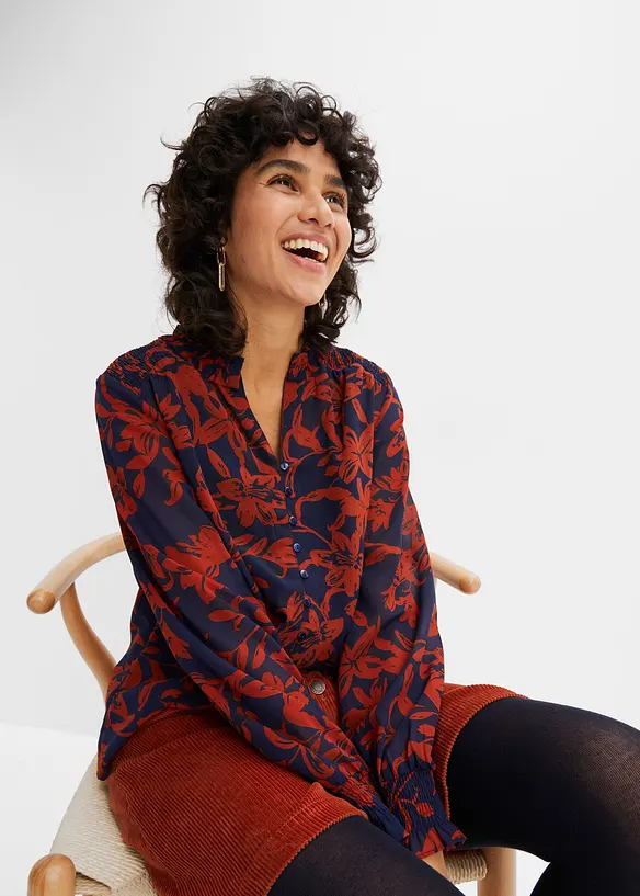 Chiffongblus med smockade detaljer, bonprix