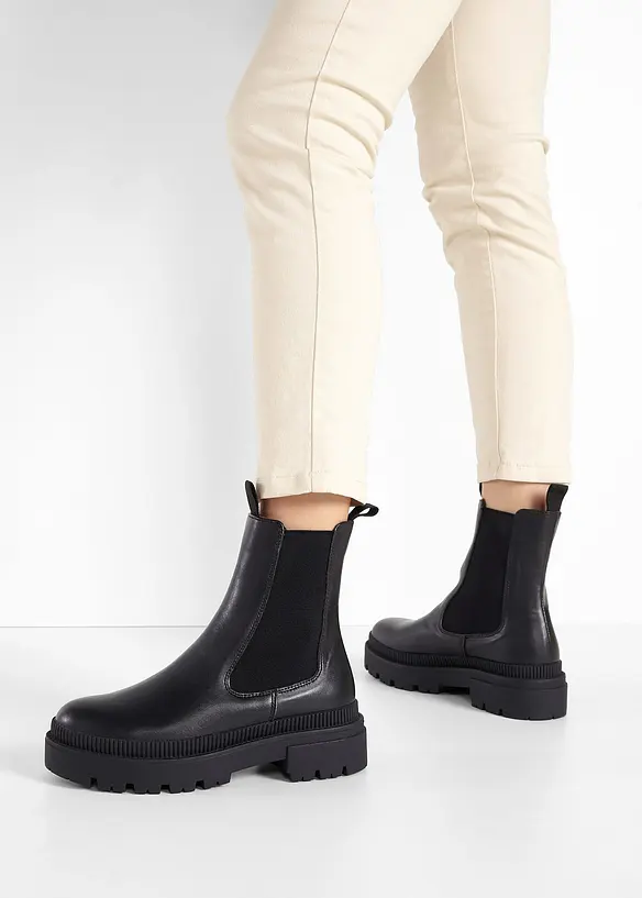 Chelseaboots med profilsula, bonprix