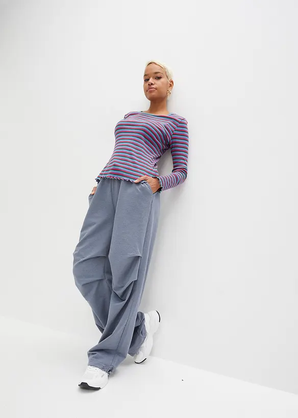 Randig ribbstickad topp i ekologisk bomull, bonprix