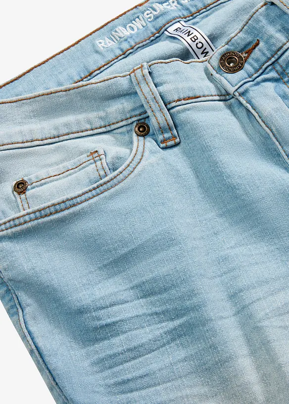 Korta tajta stuprörsjeans med medelhög midja, bonprix