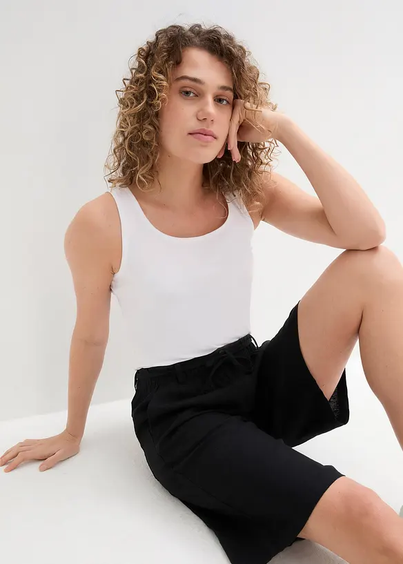 Ledigt skurna långa shorts i linne, bonprix