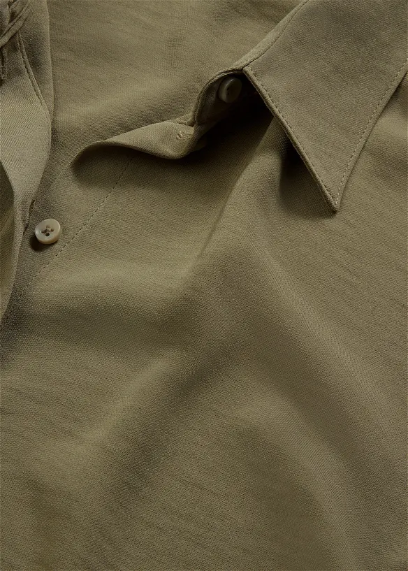 Kortärmad blus med återvunnen polyester, bonprix