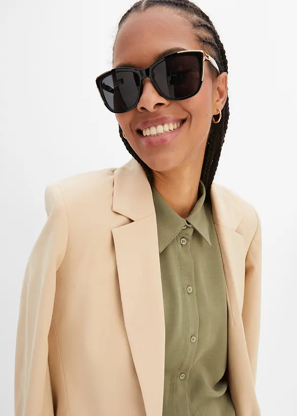 Kortärmad blus med återvunnen polyester, bonprix