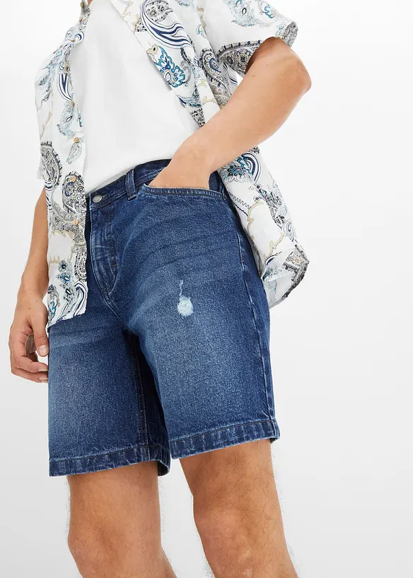 Långa stretchiga jeansshorts, Regular Fit, bonprix