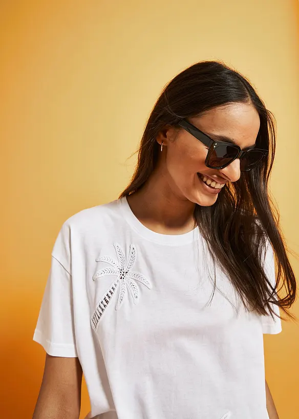 T-shirt med spetsdetalj, bonprix