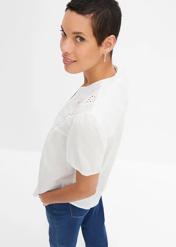 Blus med hålbroderi, bonprix